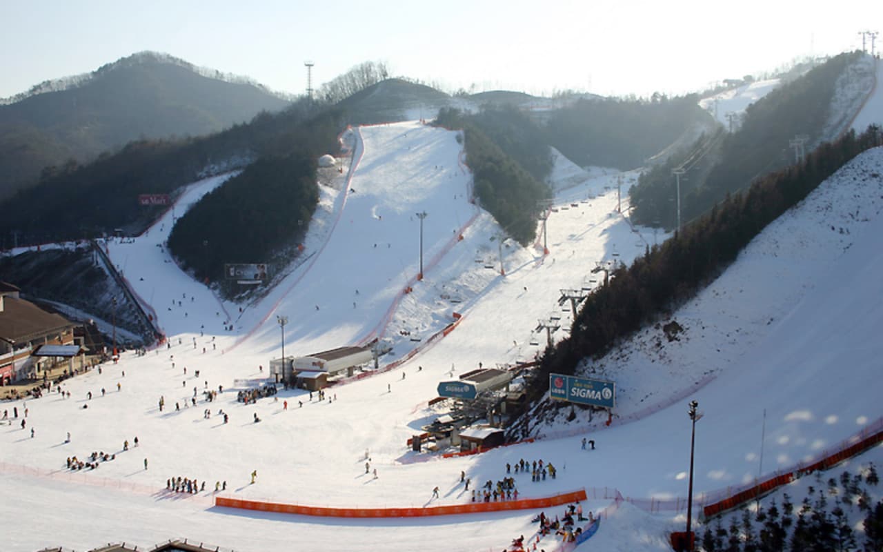 Elysian Gangchon Ski Resort and Eobi Ice Valley Full-Day Tour from Seoul - სურათი 7