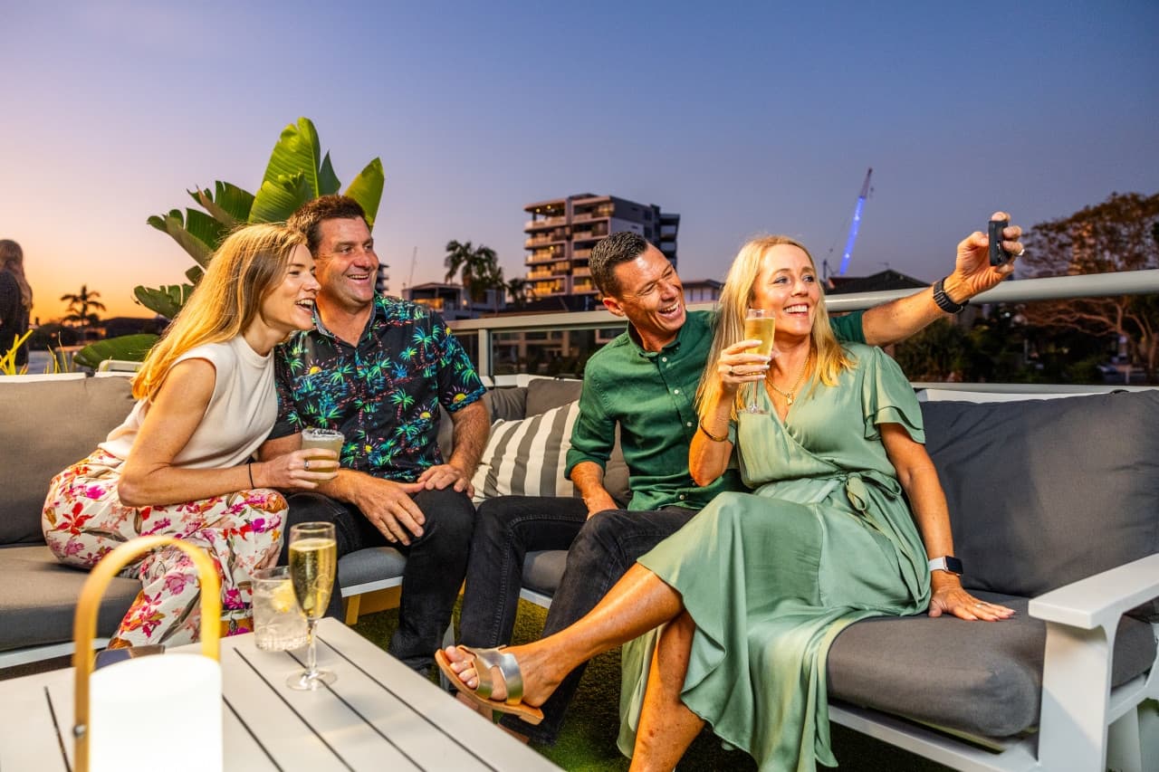 Gold Coast Buffet Dinner Cruise aboard Sea World Cruises - სურათი 5