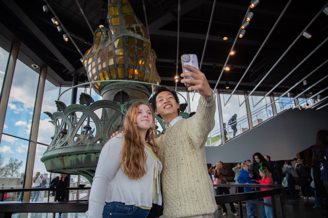 Official Statue of Liberty & Ellis Island Admission Ticket + Roundtrip Ferry by Statue City Cruises - სურათი 7