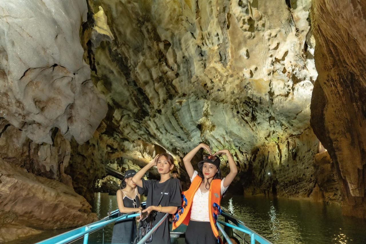 Phong Nha-Ke Bang National Park Tour from Hue - სურათი 7