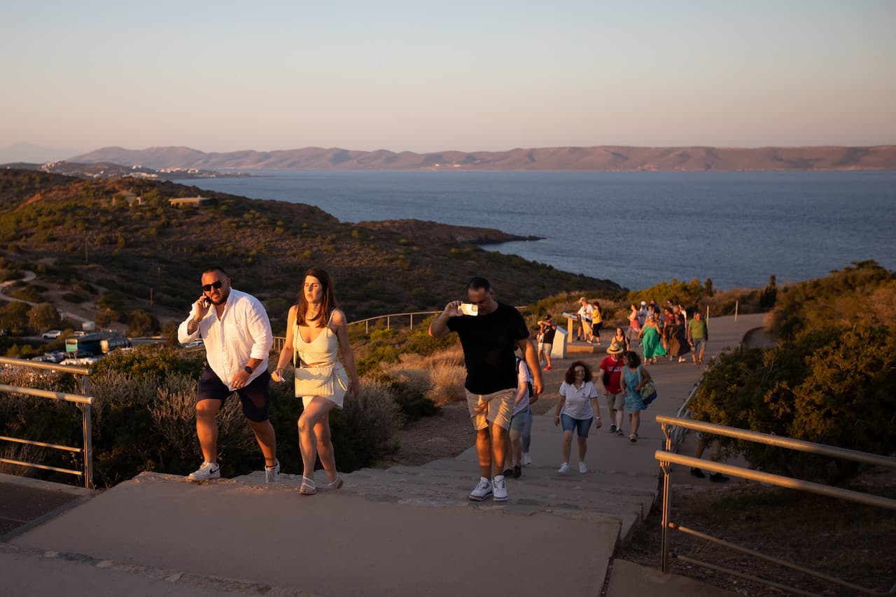 Temple of Poseidon in Cape Sounion Sunset Tour from Athens - სურათი 11