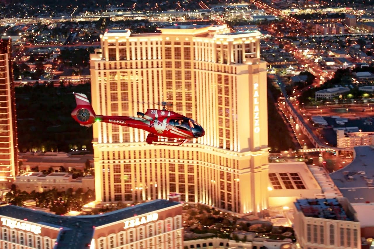 Las Vegas Strip Helicopter Night Flight - მთავარი სურათი