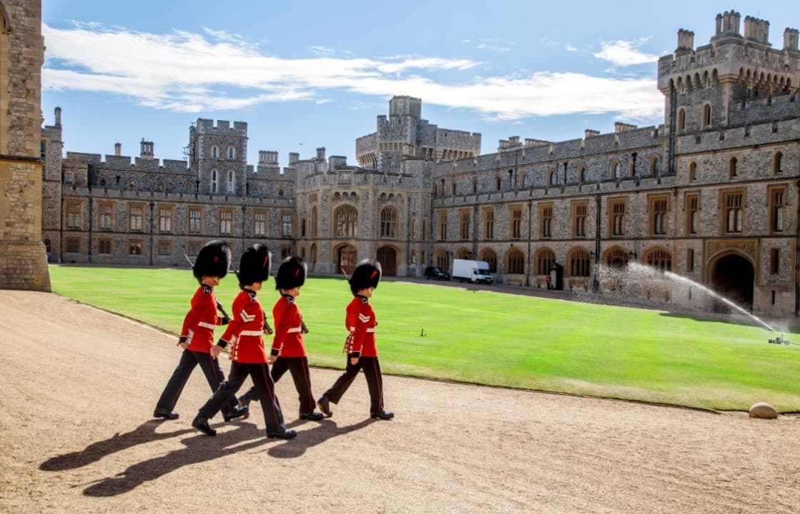 Windsor Castle, Stonehenge and Bath Tour with Lunch in Lacock - მთავარი სურათი