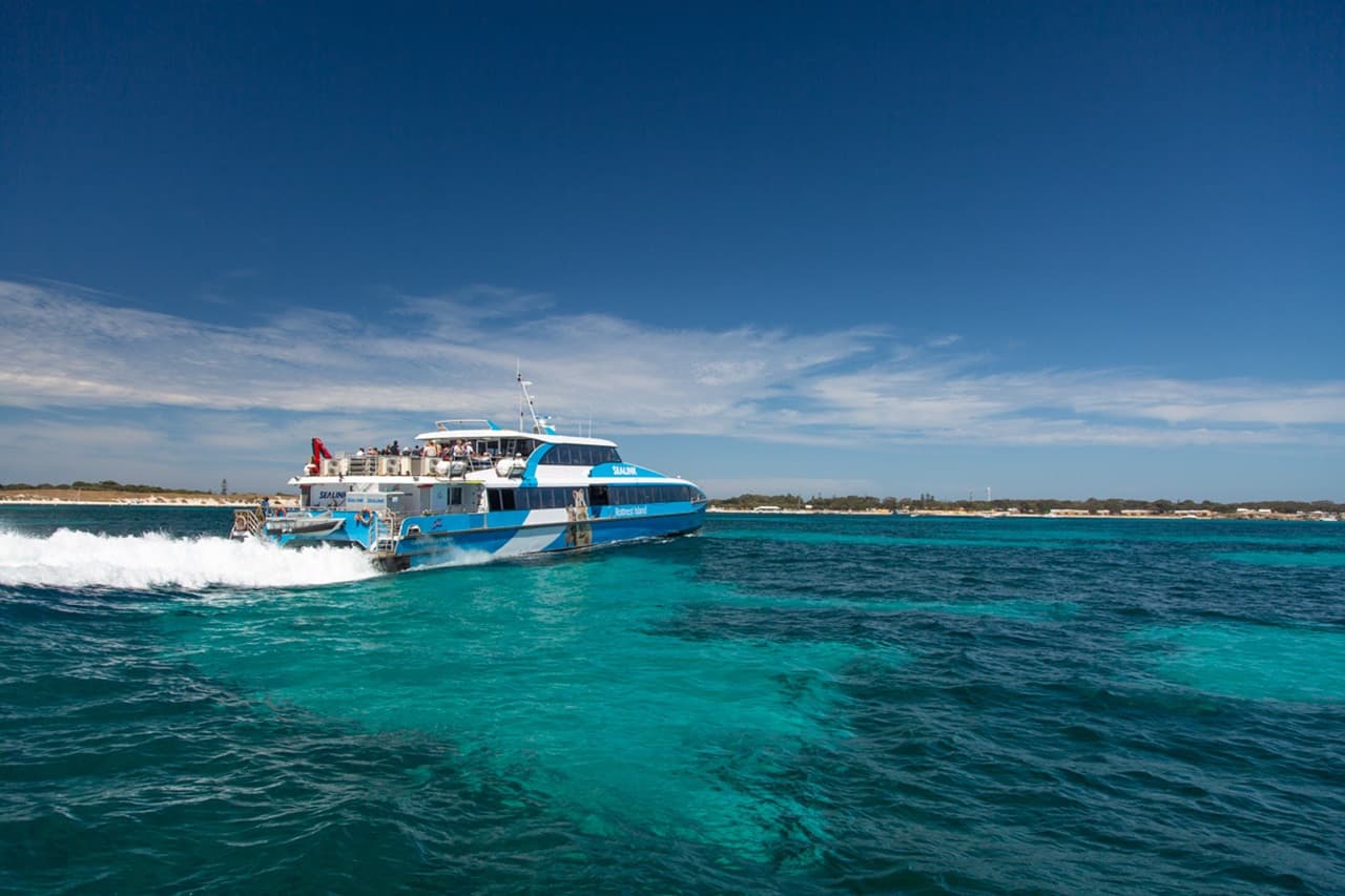 Round Trip SeaLink Ferry Transfer to Rottnest Island with Bike Hire - სურათი 11