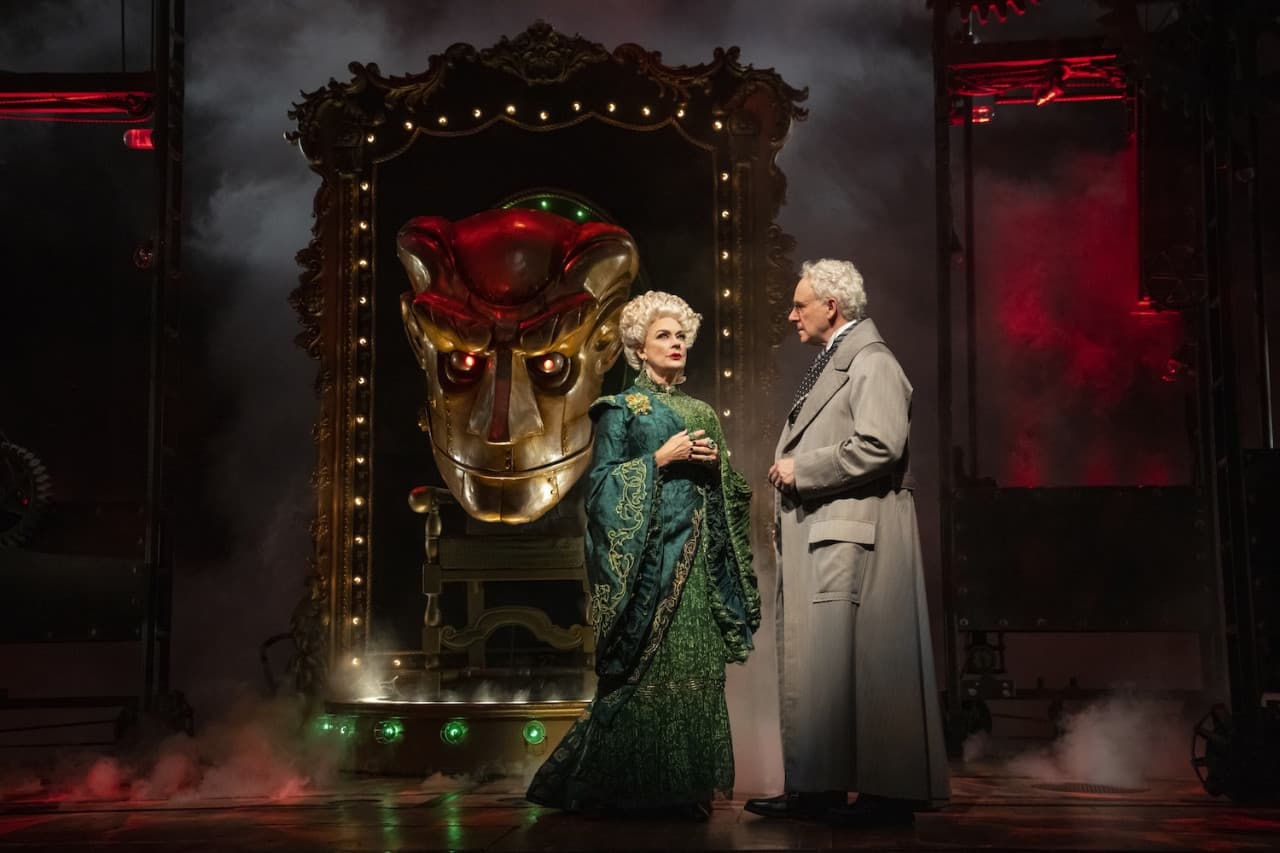 Wicked Broadway Show Ticket in New York - სურათი 8