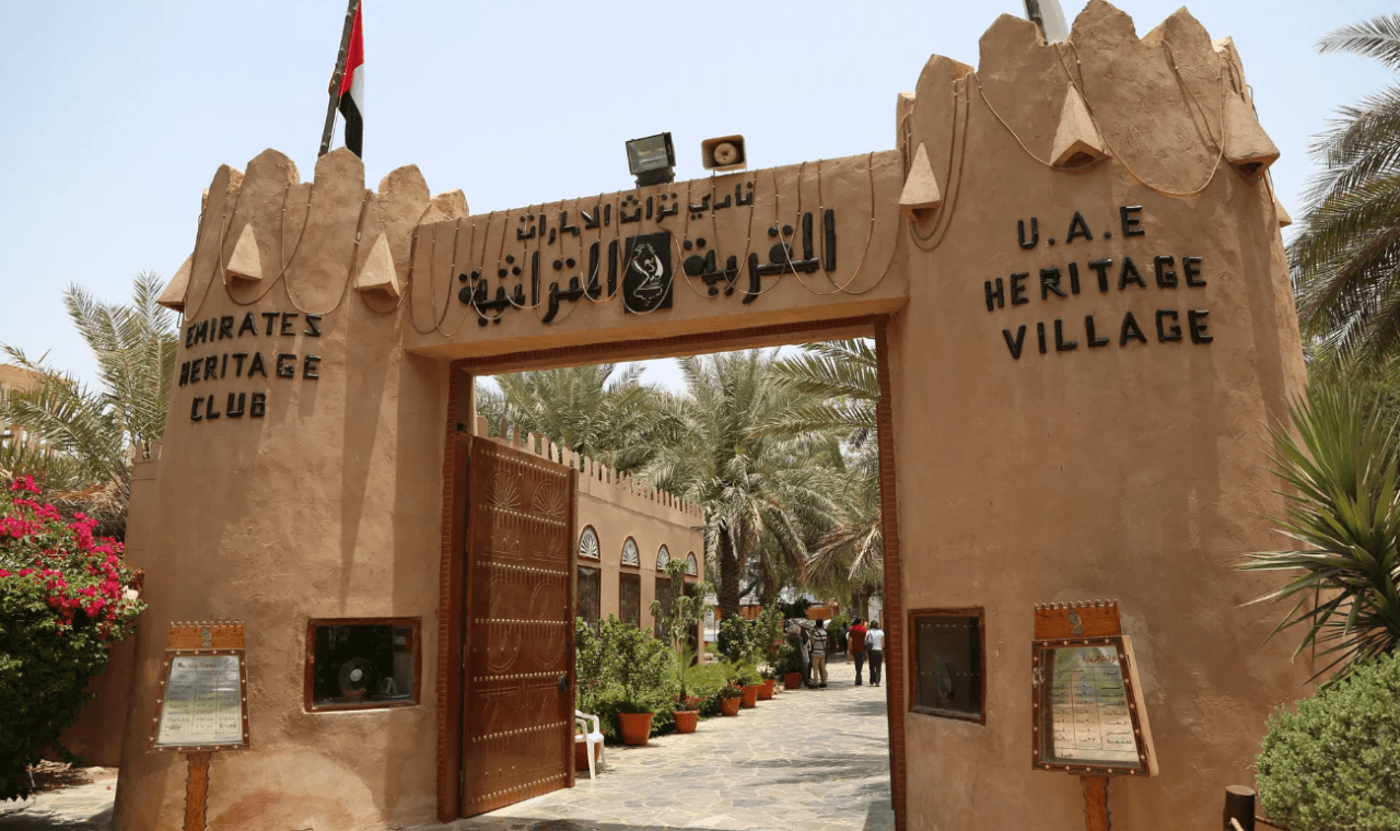 Abu Dhabi Full-Day Tour from Dubai: Sheikh Zayed Mosque, Emirates Palace, Corniche - სურათი 13