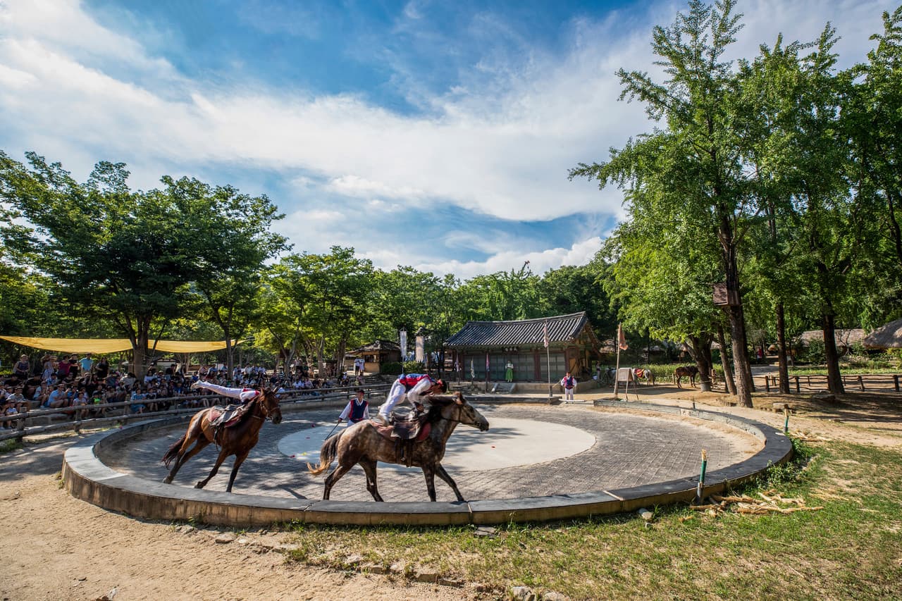 Korean Folk Village and Suwon Hwaseong Fortress Full-Day Tour from Seoul - მთავარი სურათი