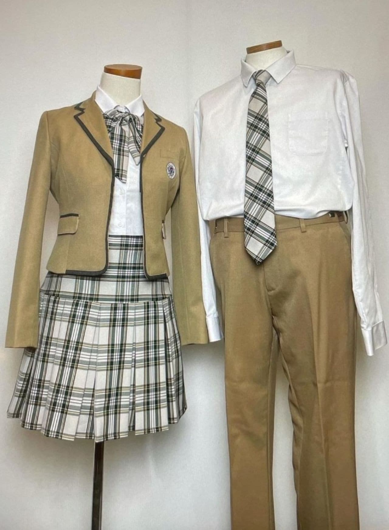 Korean School Uniform Rental near Lotte World - მთავარი სურათი