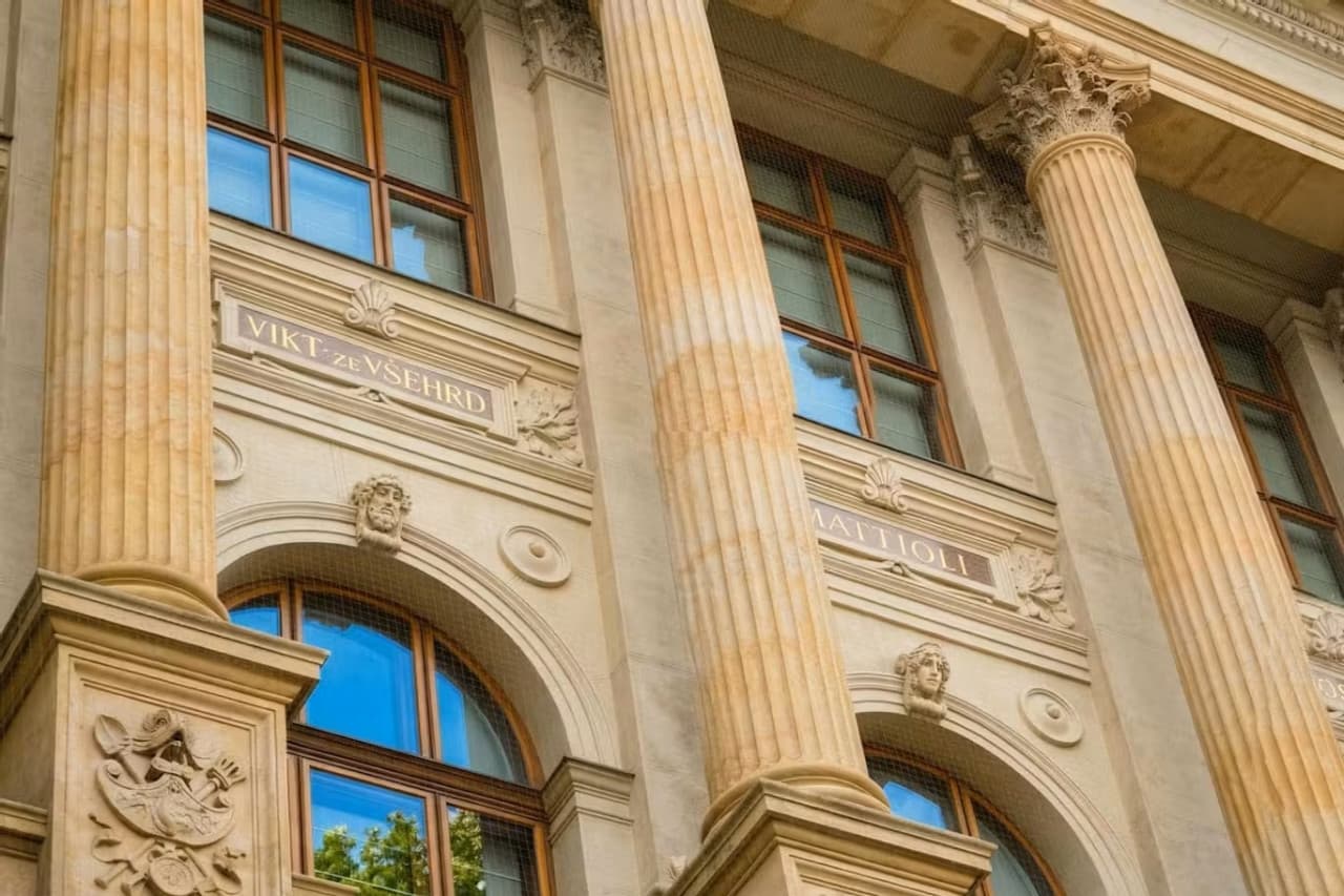 Prague National Museum Ticket + City Tour Audio Guide - სურათი 3