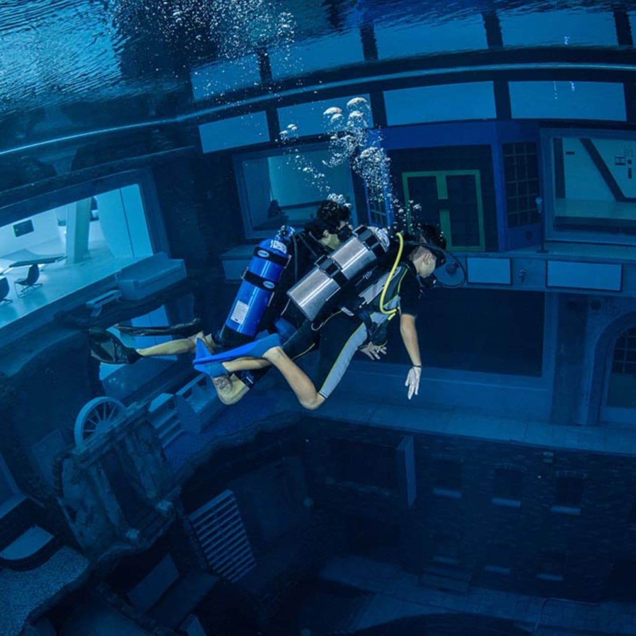 Scuba Diving and Snorkelling at Deep Dive Dubai - სურათი 3