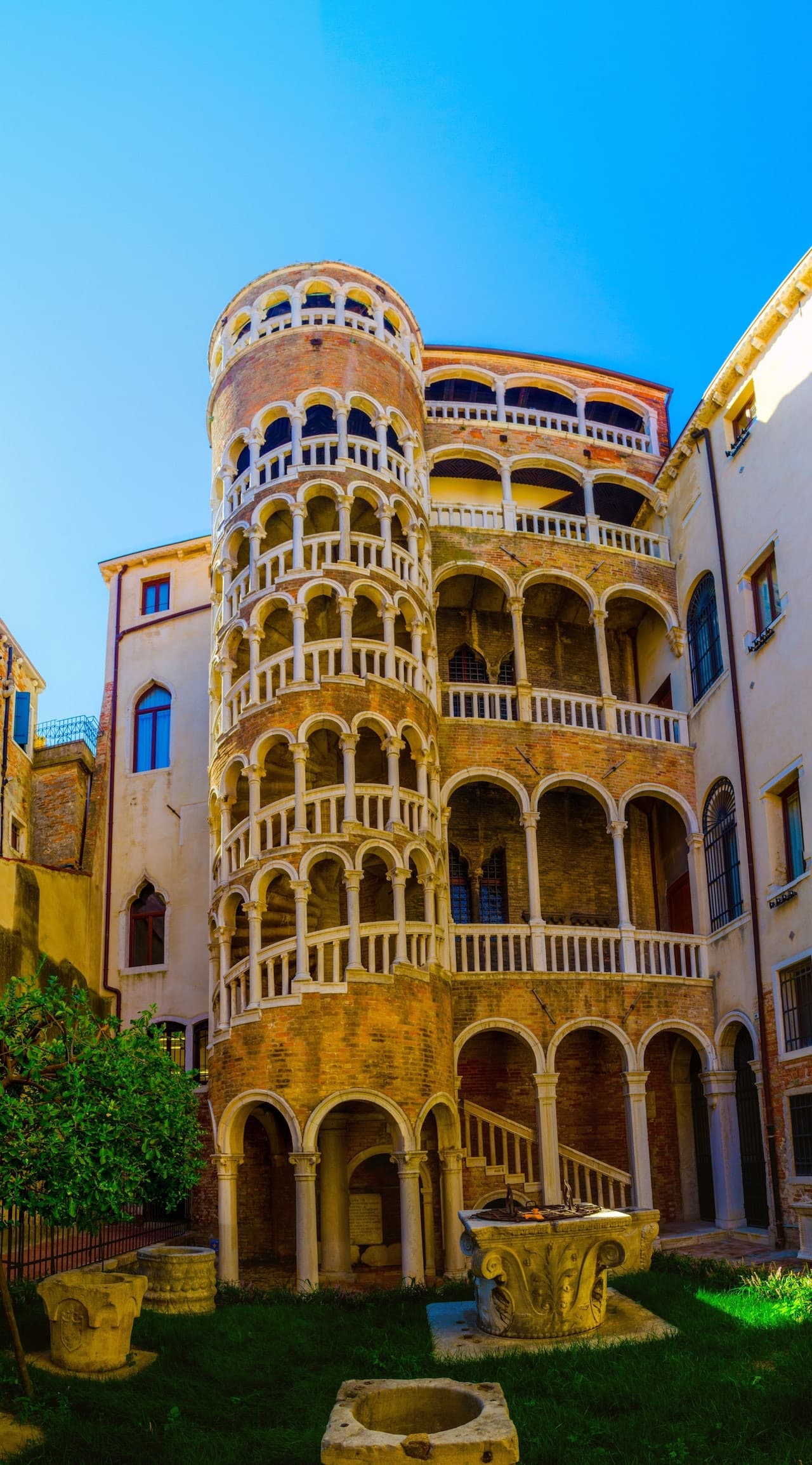 Scala Contarini del Bovolo - სურათი 6