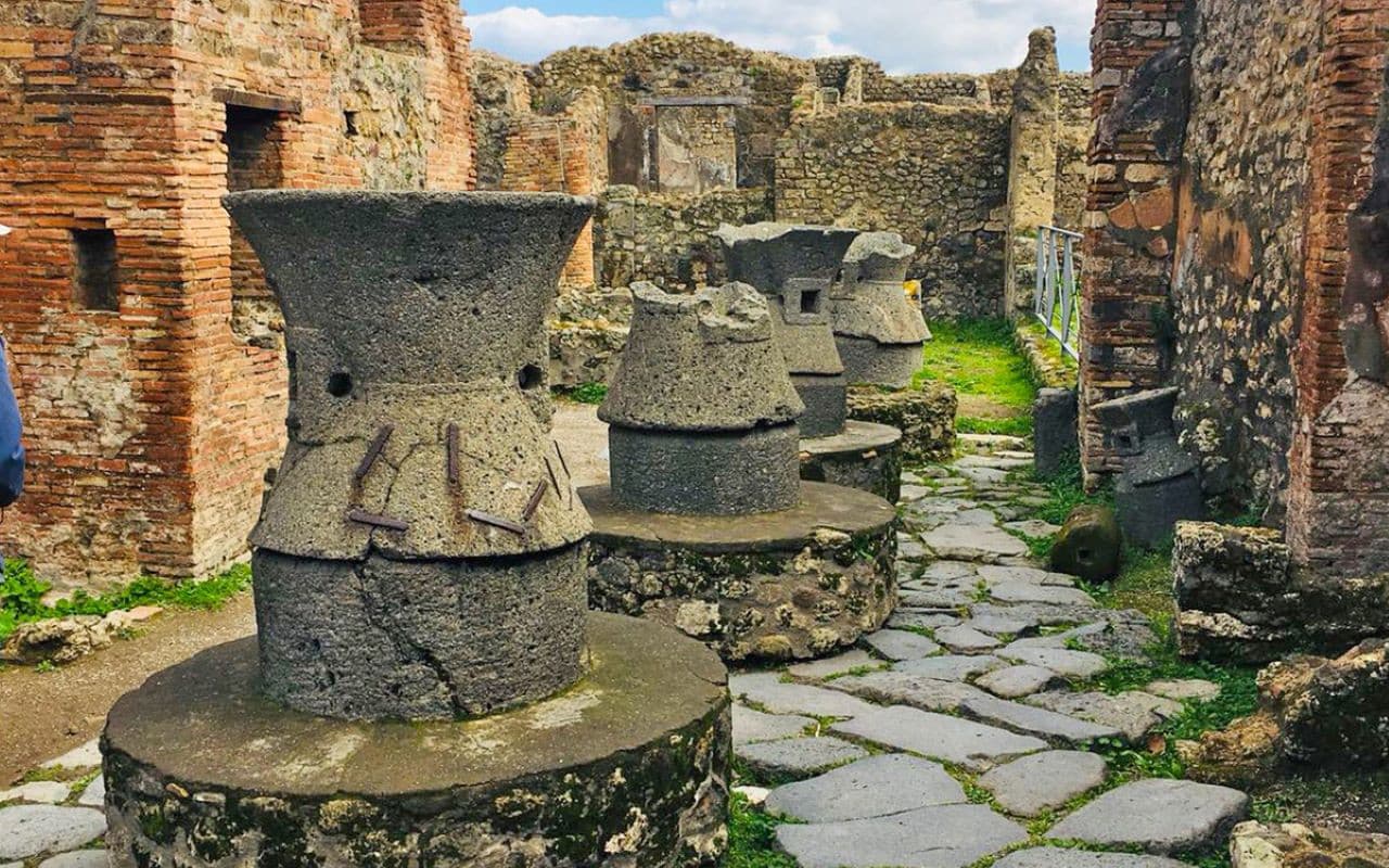 Pompeii and Naples Full-Day Tour from Rome - სურათი 16