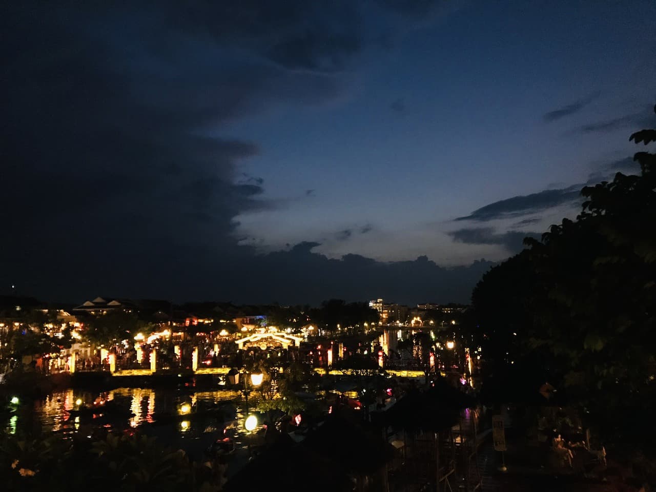 Hoai River Evening Boat Ride with Lantern Experience - სურათი 5