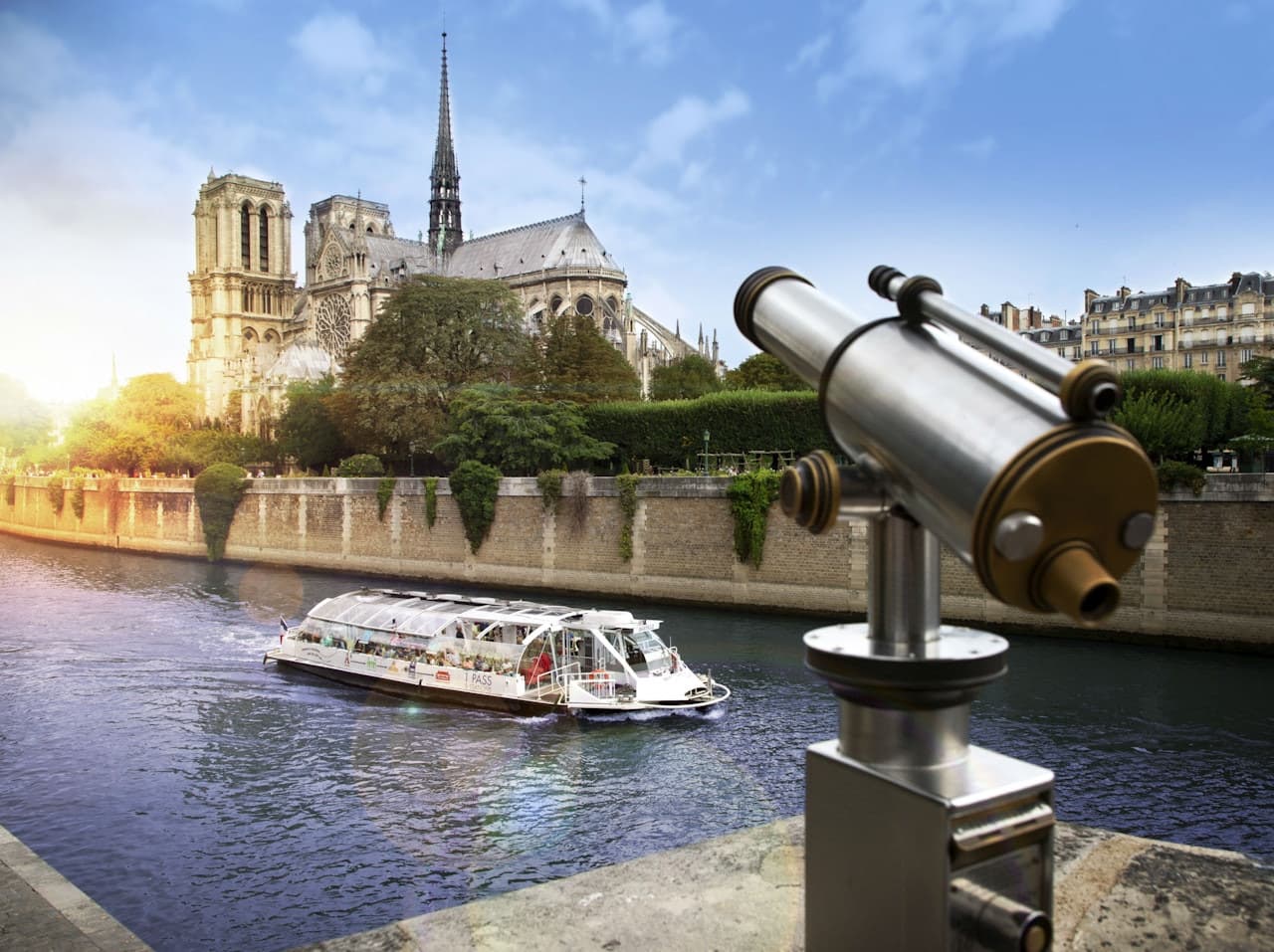 Batobus Paris Hop-on Hop-Off Riverboat - სურათი 2