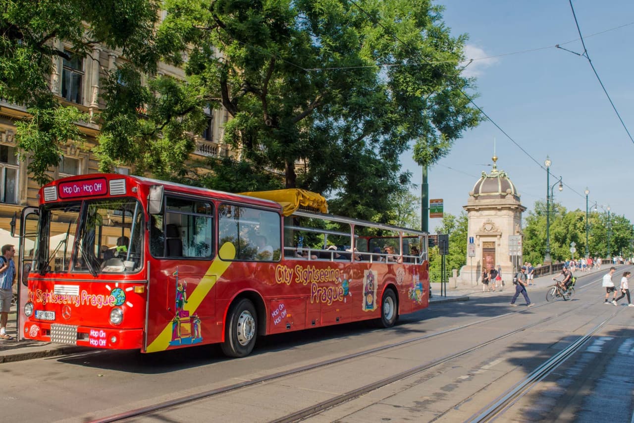 City Sightseeing Prague Hop-on Hop-off Bus Tour - სურათი 2