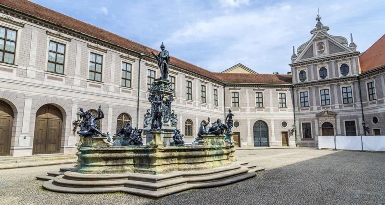 Munich Walking Tour - სურათი 4