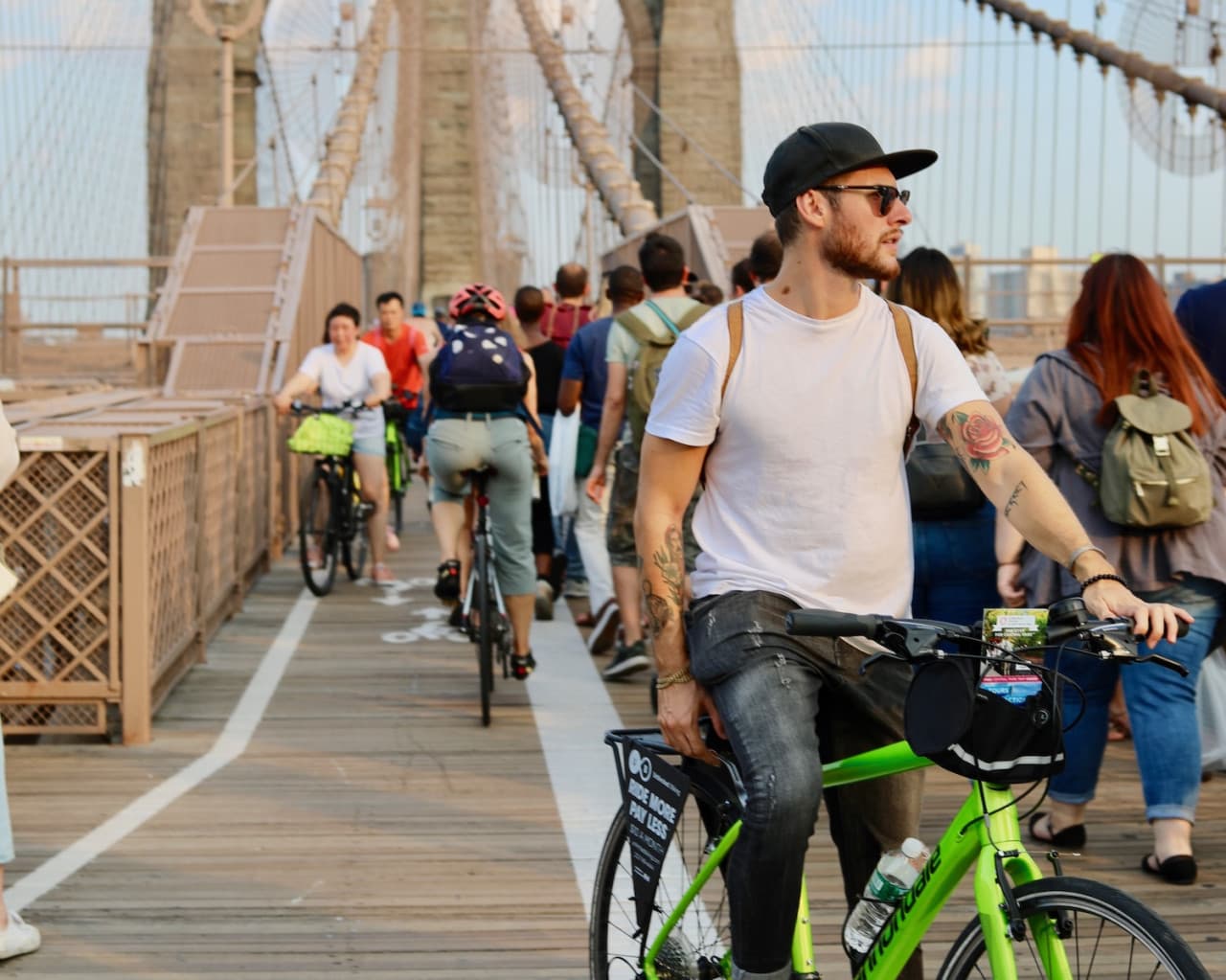 New York City Bike Rental at Brooklyn Bridge - სურათი 2