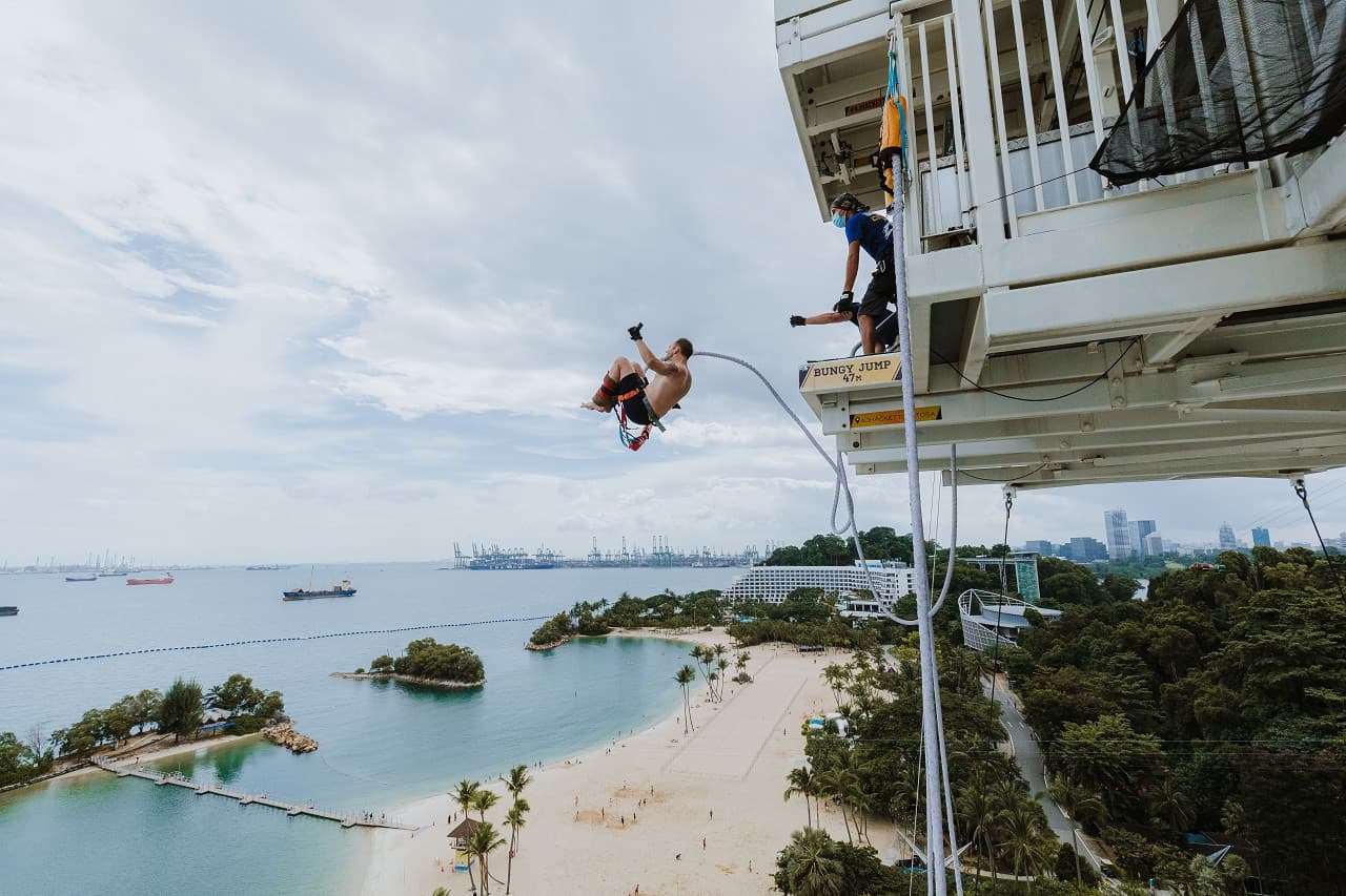 Skypark Sentosa by AJ Hackett Ticket: Bungy Jump and Giant Swing - სურათი 6