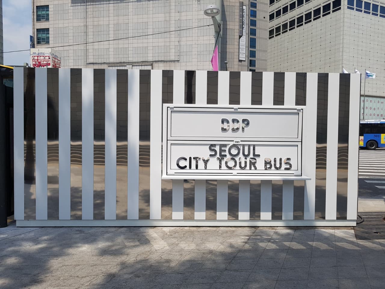 Dongdaemun Hop-on Hop-off Bus Tour by Yellow Balloon City Bus - სურათი 14