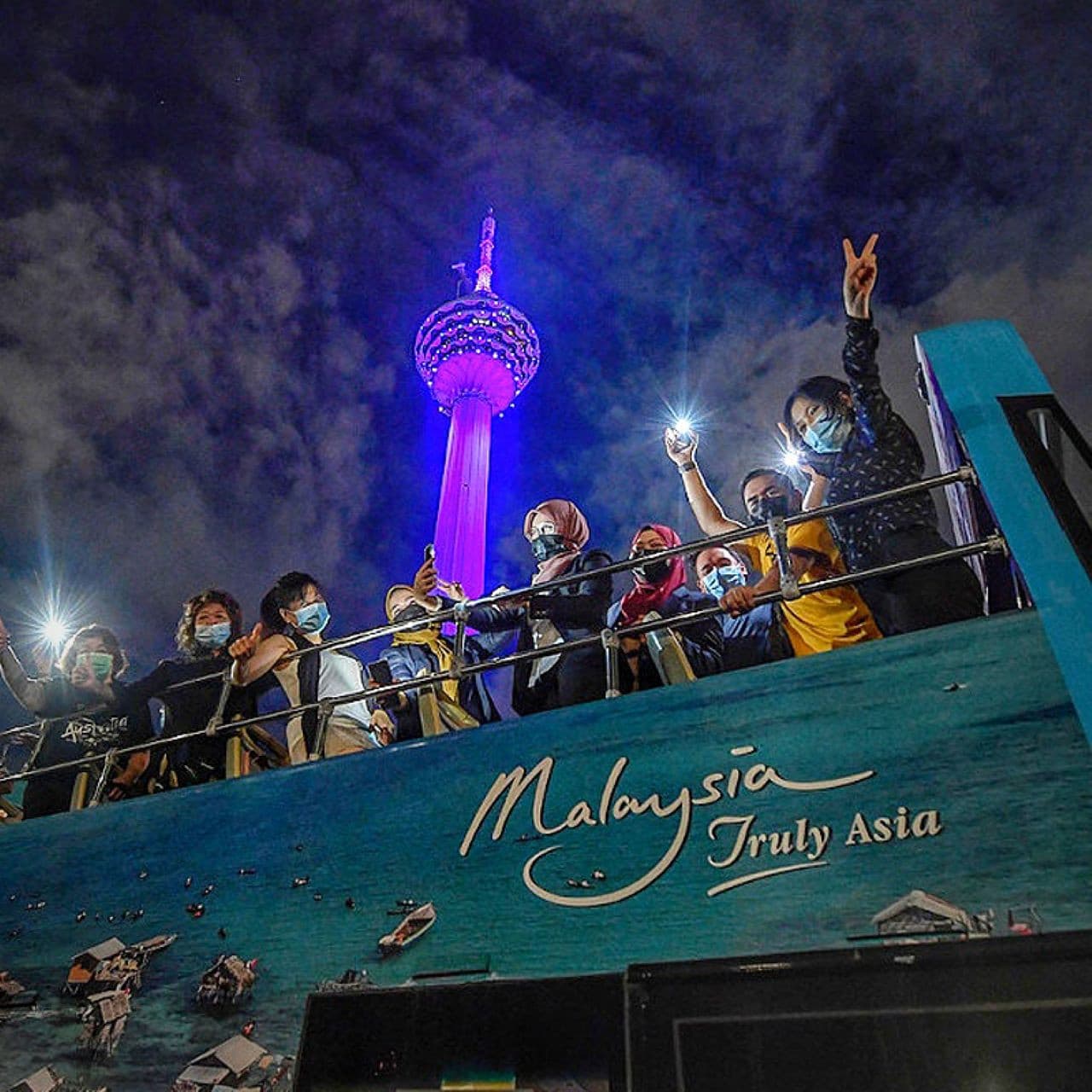 KL City of Lights Tour - სურათი 4