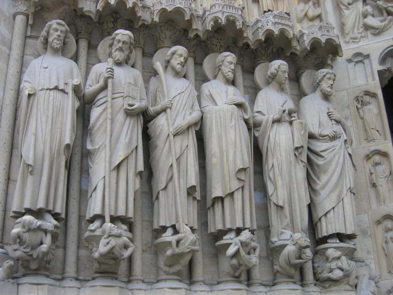 Notre Dame Exterior Tour with English- or Spanish-Speaking Guide & Cathedral Entry - სურათი 2