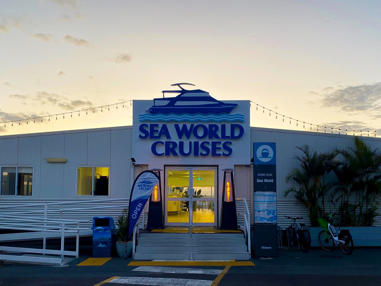 Gold Coast Buffet Dinner Cruise aboard Sea World Cruises - სურათი 10