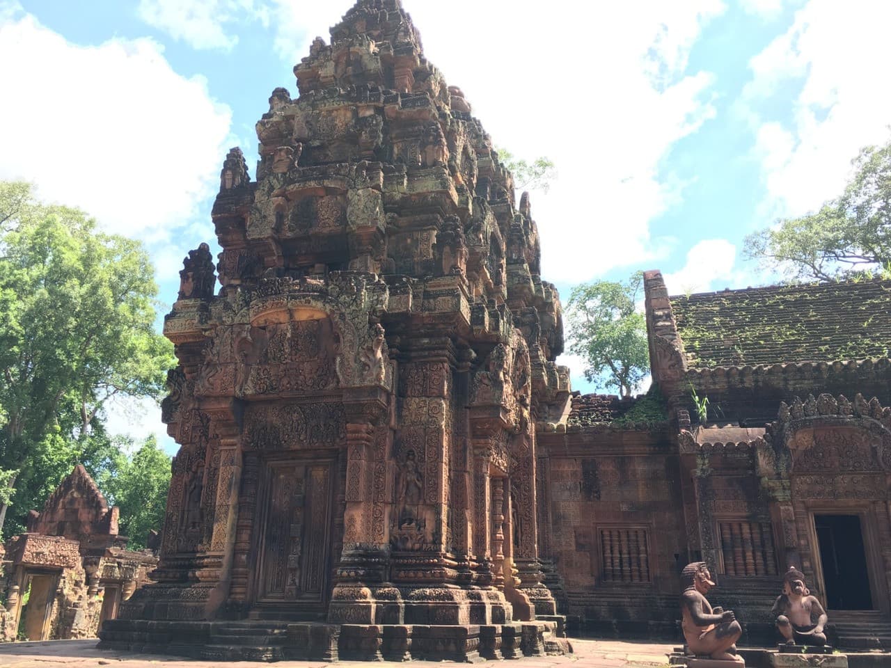 Beng Mealea, Banteay Srei, Banteay Samre, and Phnom Bakheng Tour - სურათი 9