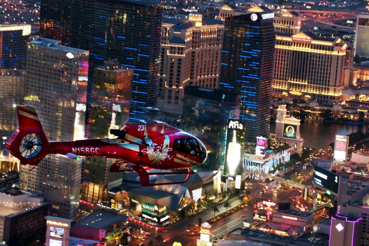 Las Vegas Strip Helicopter Night Flight - სურათი 6