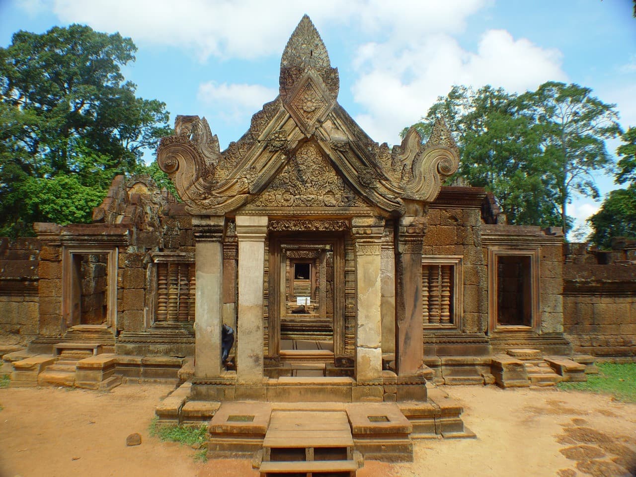 Beng Mealea, Banteay Srei, Banteay Samre, and Phnom Bakheng Tour - სურათი 7