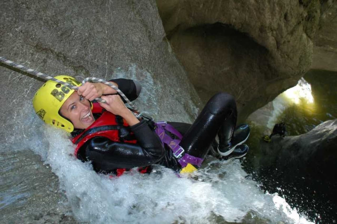 Canyoning Adventure in Interlaken - მთავარი სურათი