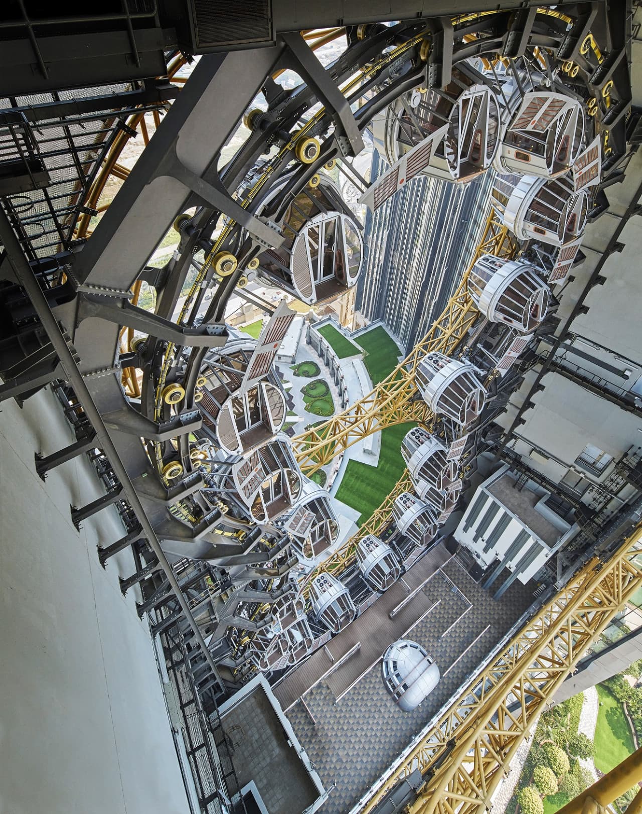 Studio City Macau Golden Reel Ferris Wheel - სურათი 16