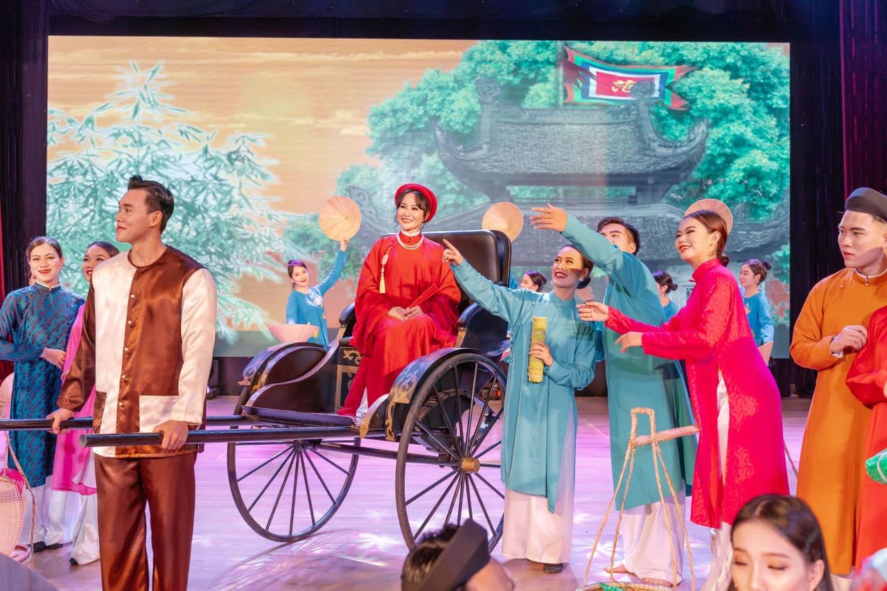 Ao Dai Show in Da Nang - სურათი 2