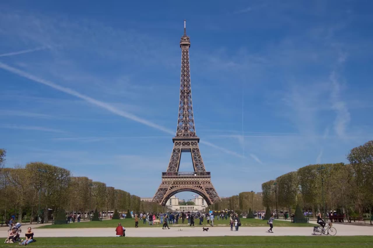 Eiffel Tower Reserved Access Tickets with Optional Summit - სურათი 25
