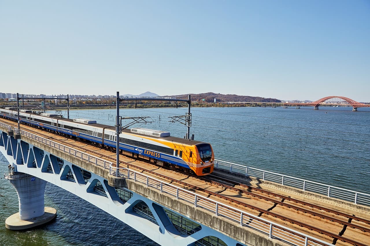COMBO: AREX Incheon Airport Express Train + Korea Unlimited Data with High-Speed Access SIM Card - მთავარი სურათი