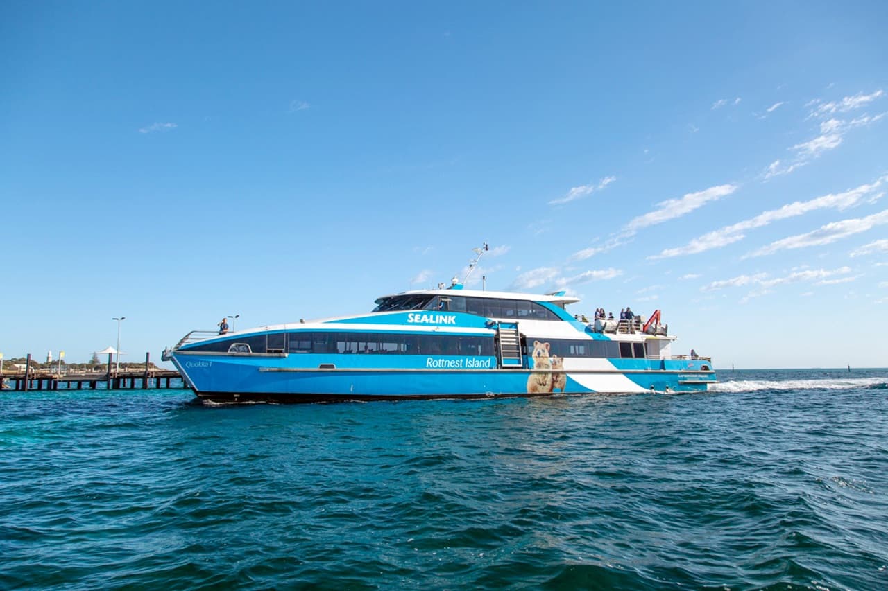 Round Trip SeaLink Ferry to Rottnest Island - სურათი 4