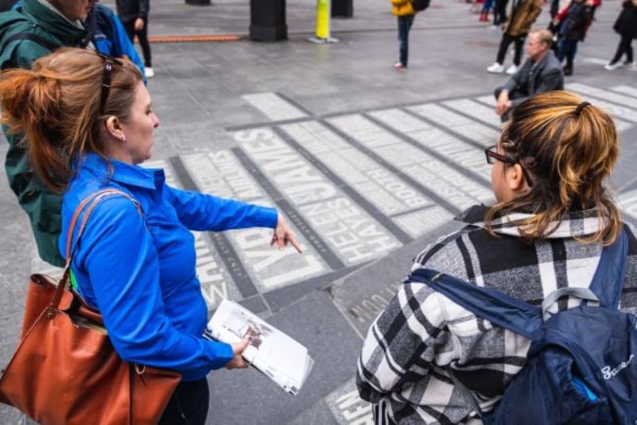 New York Broadway Walking Tour with Studio Visit - სურათი 6