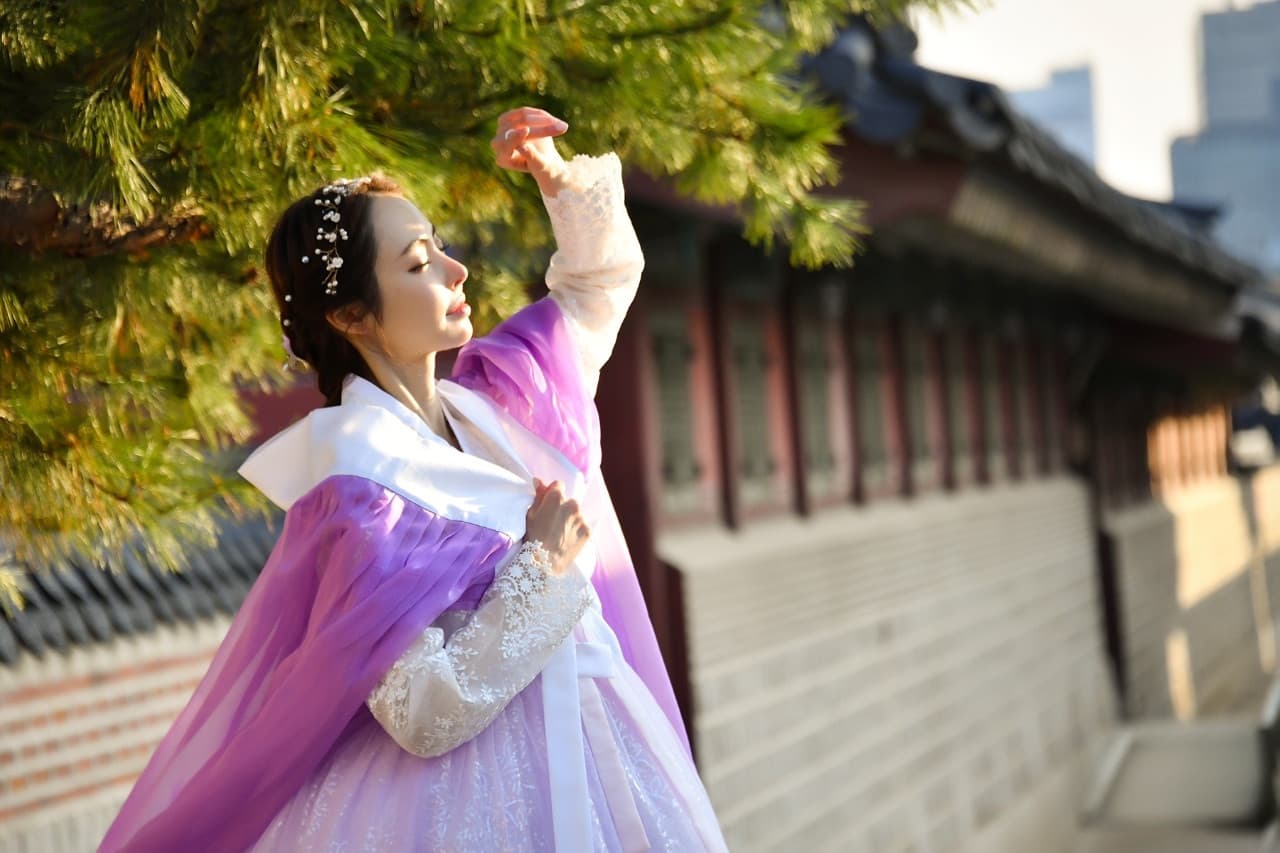 Hanbok Experience at Hanboknam Gyeongbokgung Store - სურათი 5