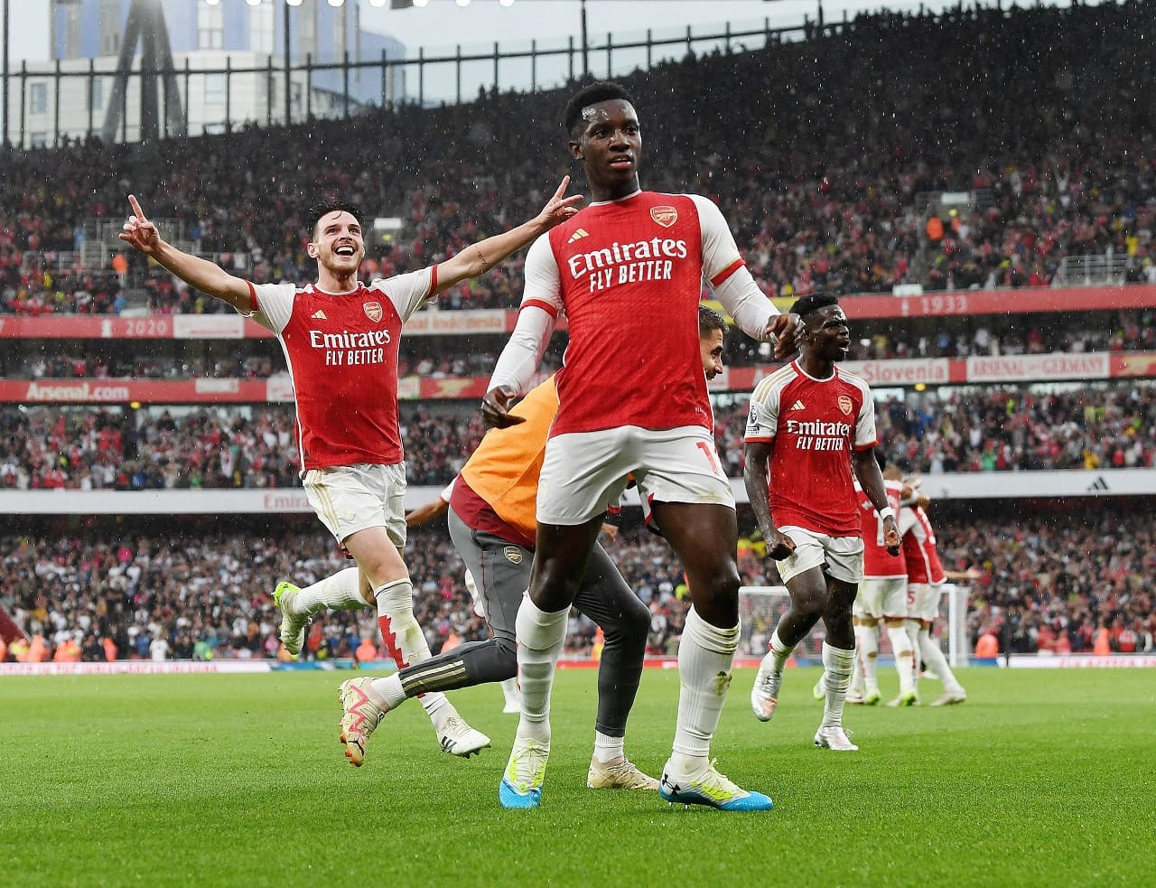 Premier League Football - Arsenal FC Match Ticket at Emirates Stadium - სურათი 8