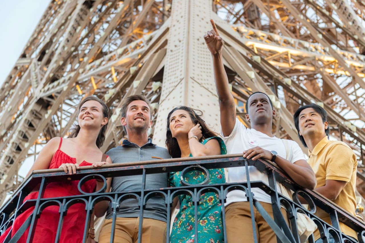 Paris Illuminations Night Bus Tour and Eiffel Tower Reserved Access - სურათი 10