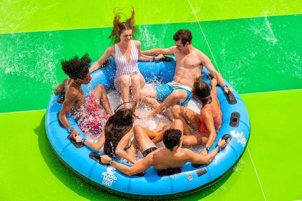 Island H2O Water Park - მთავარი სურათი