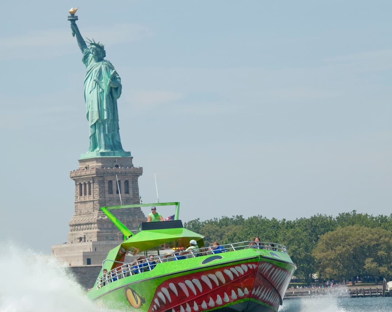 The Beast Speedboat Ride to Statue of Liberty by Circle Line: Reserved Straight-to-Board Ticket - სურათი 11