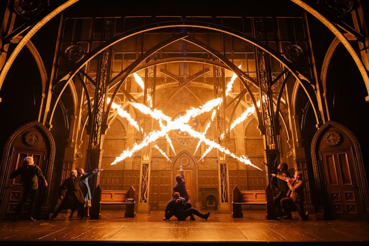 Harry Potter and the Cursed Child Broadway Ticket in New York - სურათი 2