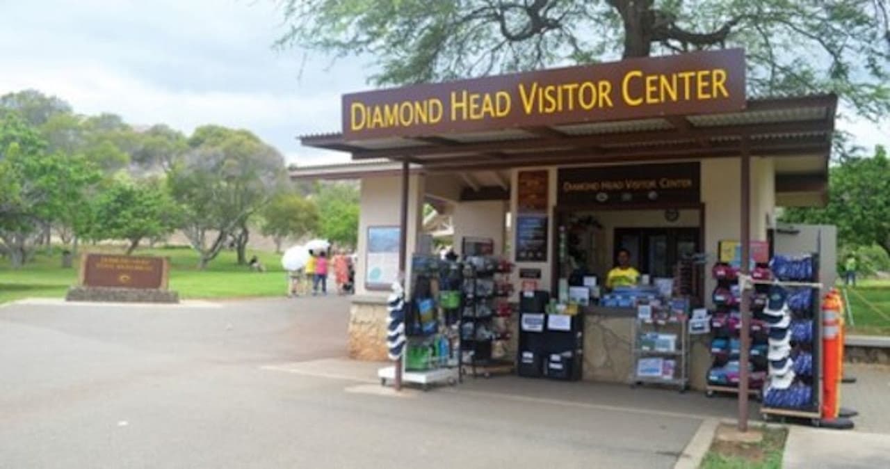Diamond Head State Monument Self-guided Hike - სურათი 7