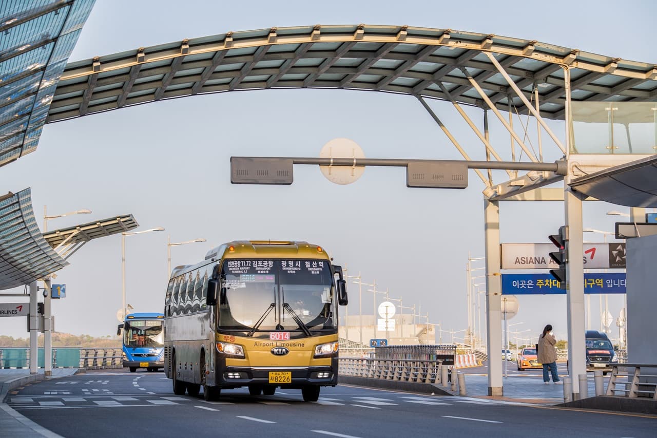 Airport Limousine Bus Transfers from Incheon International Airport to Seoul - მთავარი სურათი