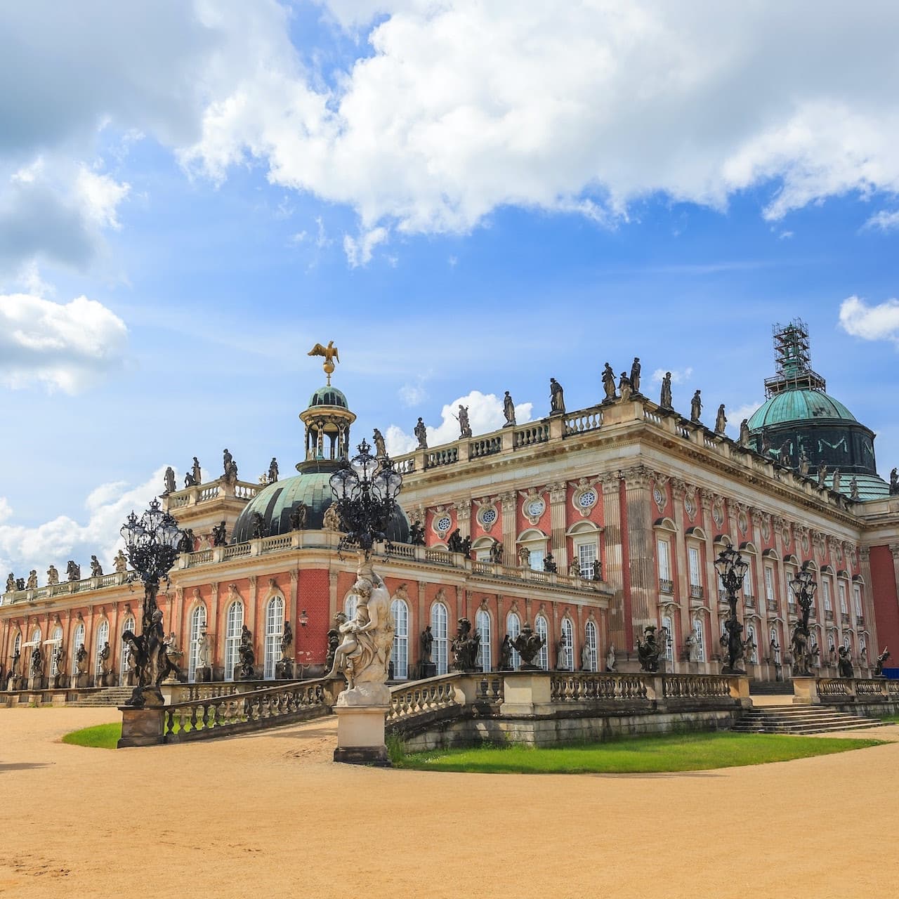 Potsdam & Sanssouci Palace - მთავარი სურათი