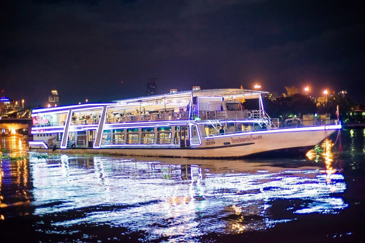 Chao Phraya Dinner Cruise aboard River Star Princess - სურათი 2