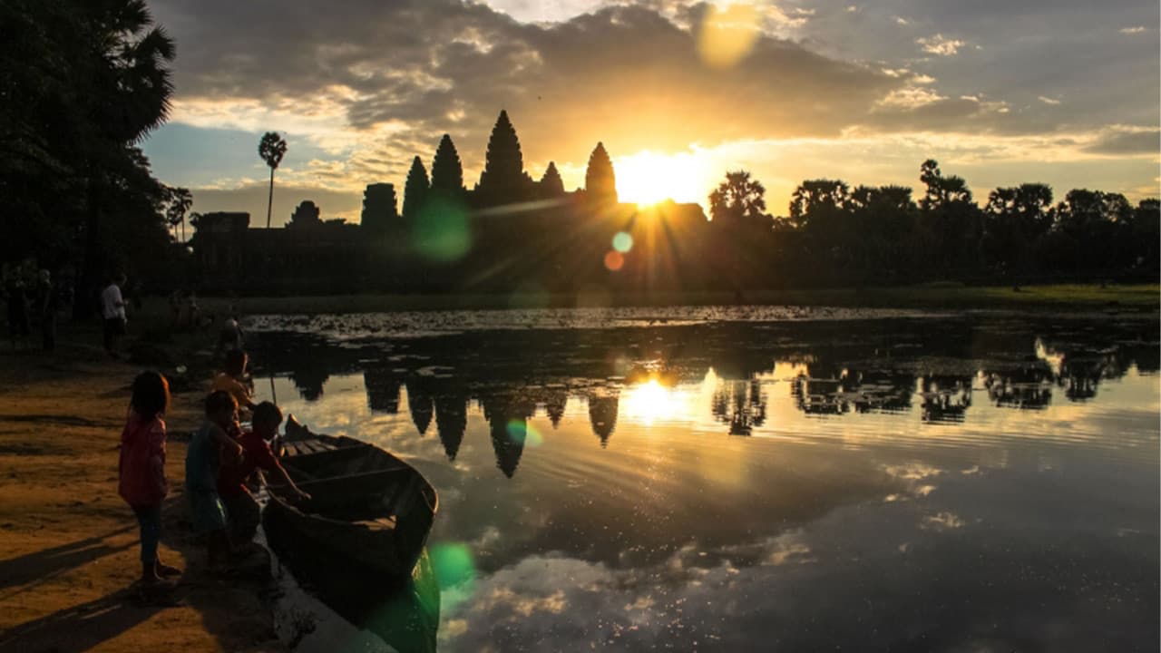 Angkor Cycling Tour - სურათი 4
