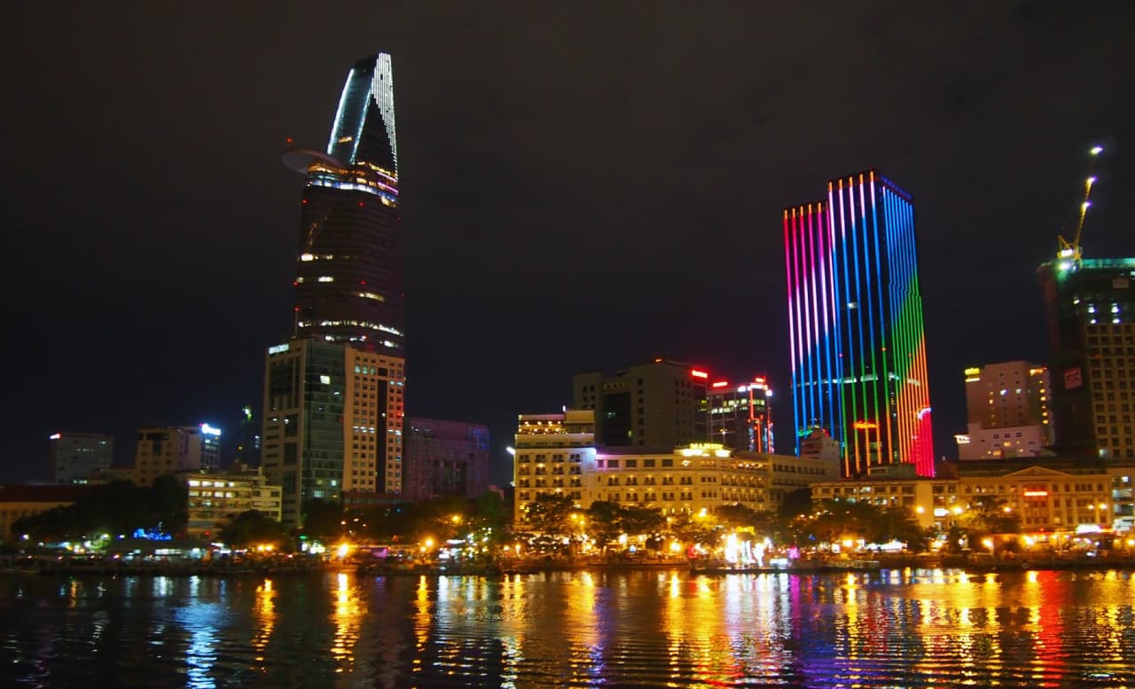 Saigon Evening Tour with Water Puppetry Show and Dinner Cruise - სურათი 6