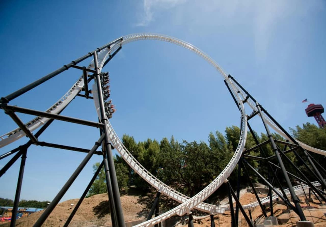Six Flags Magic Mountain Ticket - სურათი 5