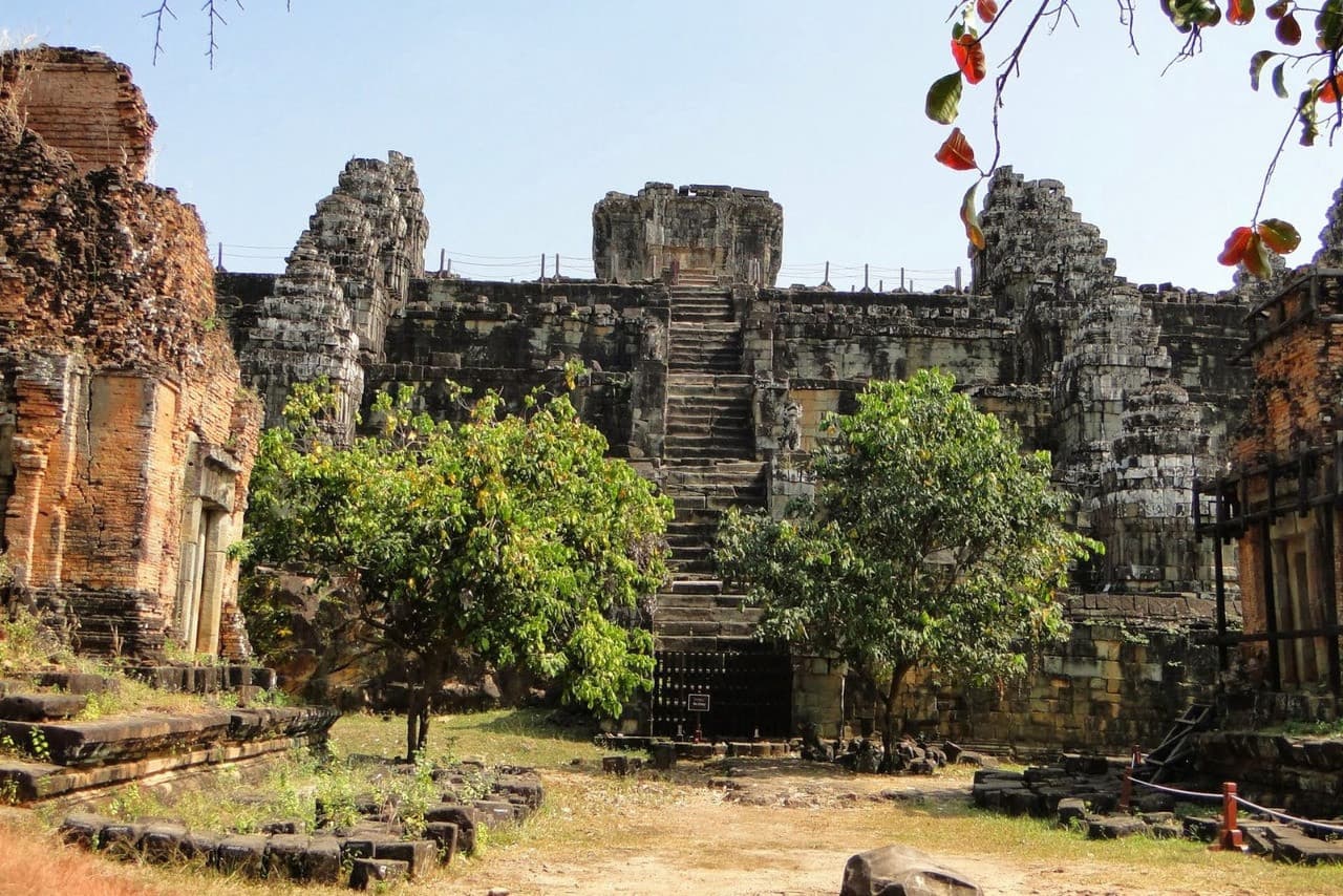 Beng Mealea, Banteay Srei, Banteay Samre, and Phnom Bakheng Tour - სურათი 5